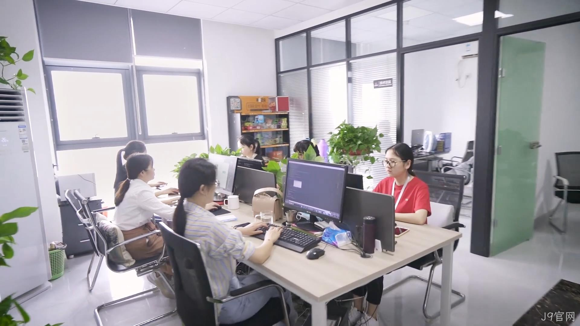 J9官网网站建设怎么做更专业？本地企业建站避坑与实操指南